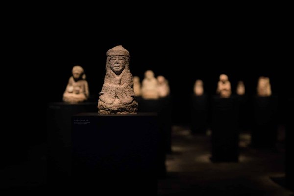 How can virtual staging tools revolutionize the real estate marketing experience for buyers and sellers?